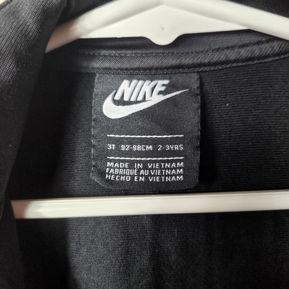 Nike Boys Lightweight Colorblocked Red Black Zip Up Jacket-Size 3T - Picture 5 of 6